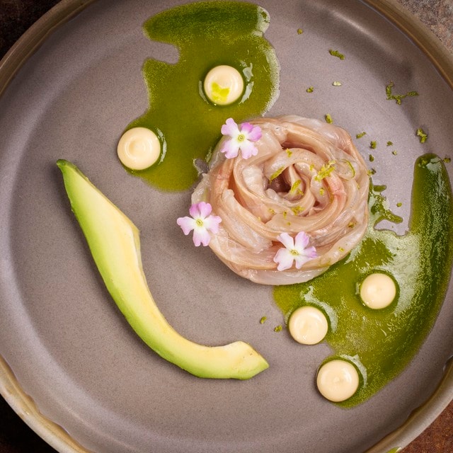 Ceviche z pstrąga/ olej z ogórka zielonego